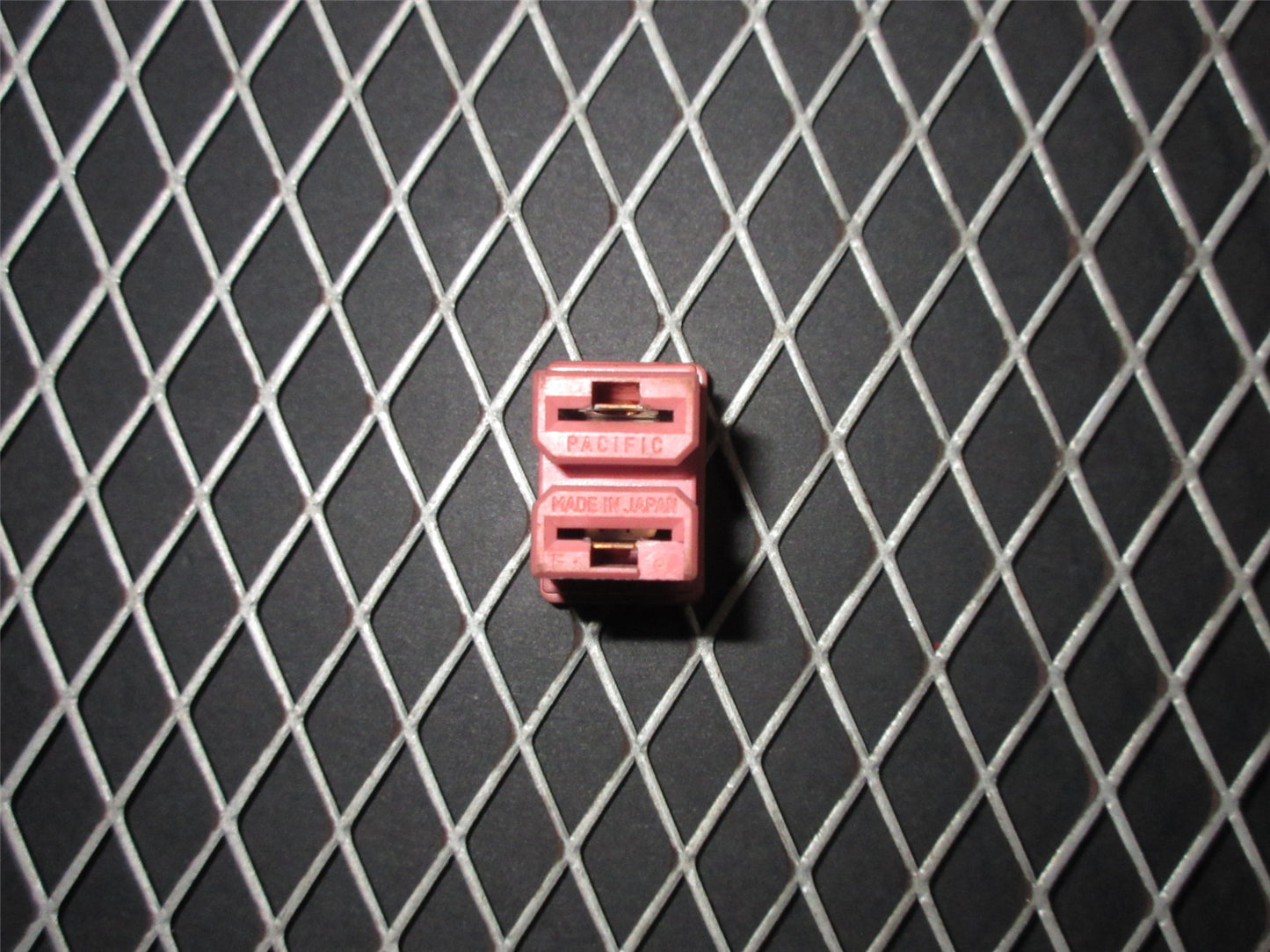 94 95 96 97 Mitsubishi 3000GT OEM 30A Pal Fuse - Pink