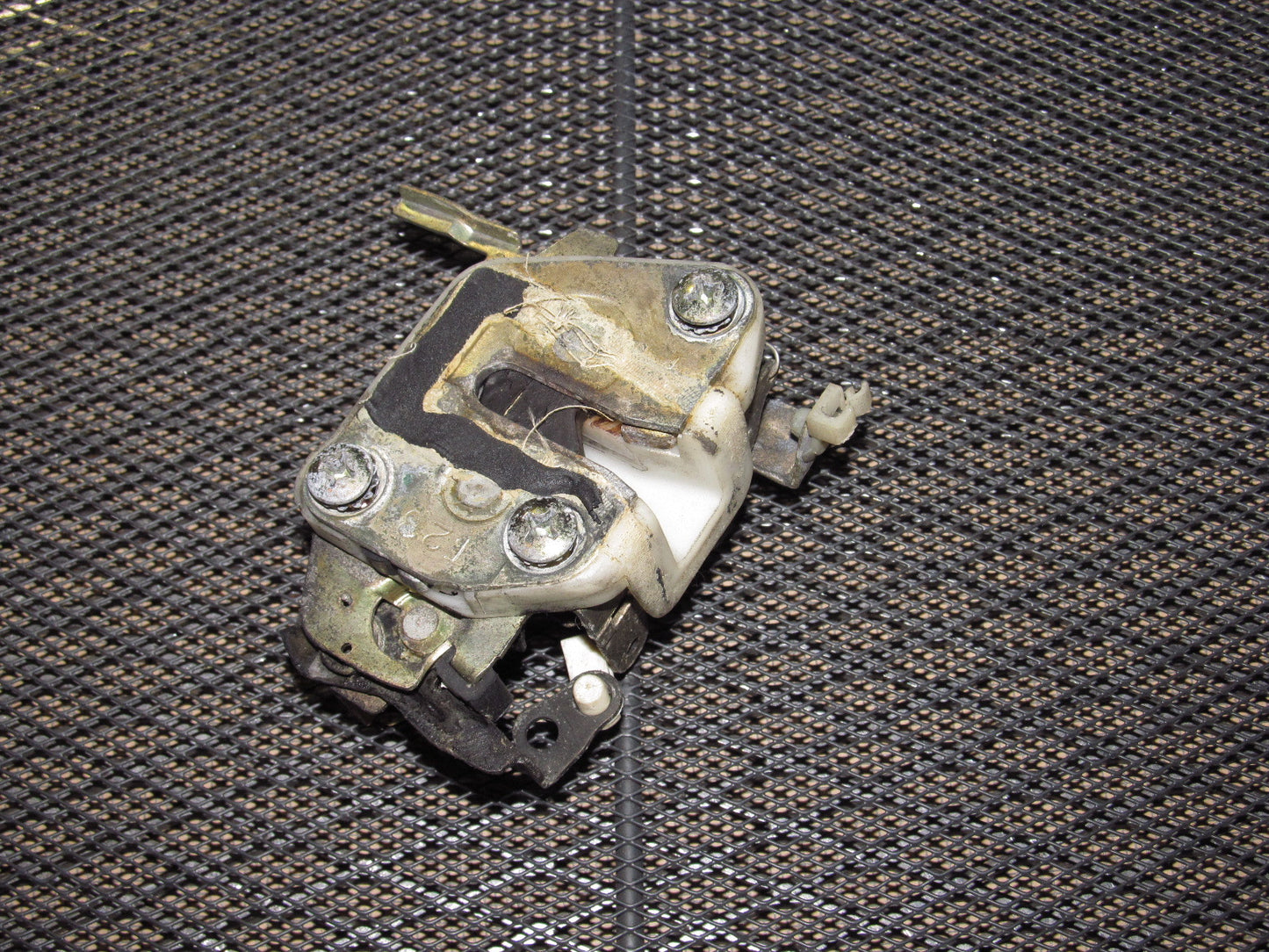 90 91 92 93 Mazda Miata OEM Door Latch - Left