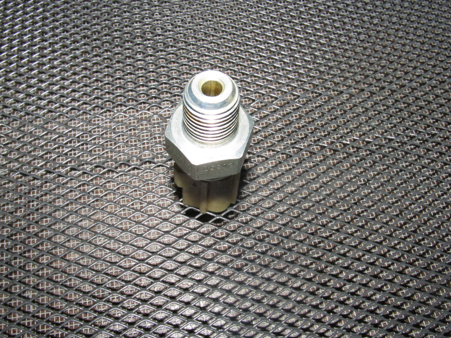 05 06 07 08 09  Ford Mustang 4.0 V6 OEM Oil Pressure Switch