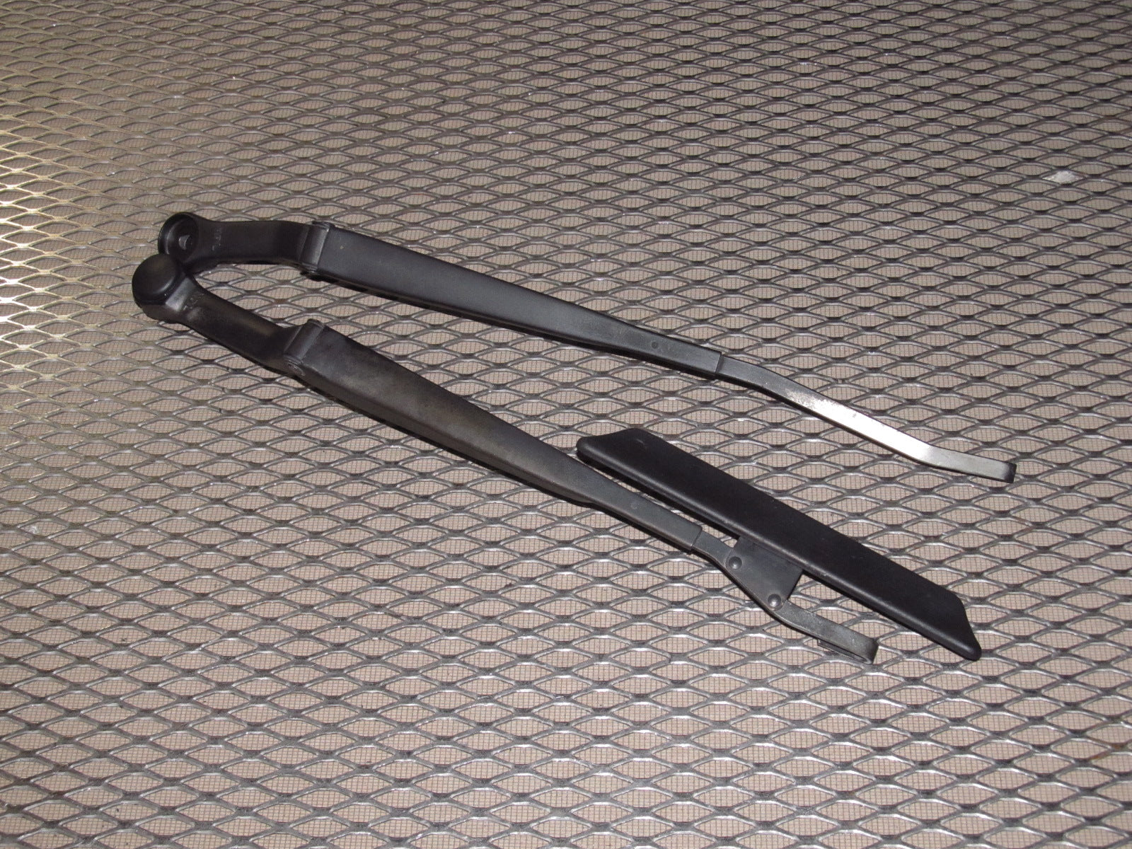 94 95 96 97 Mazda Miata OEM Front Wiper Arm