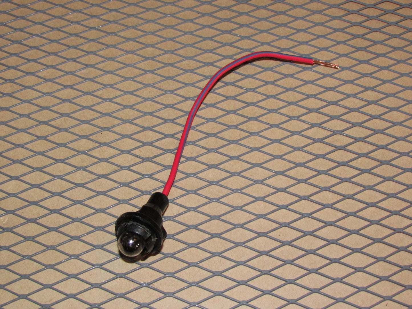70 71 72 73 Datsun 240z OEM Temp & Oil Meter Gauge illumination Light Bulb Socket