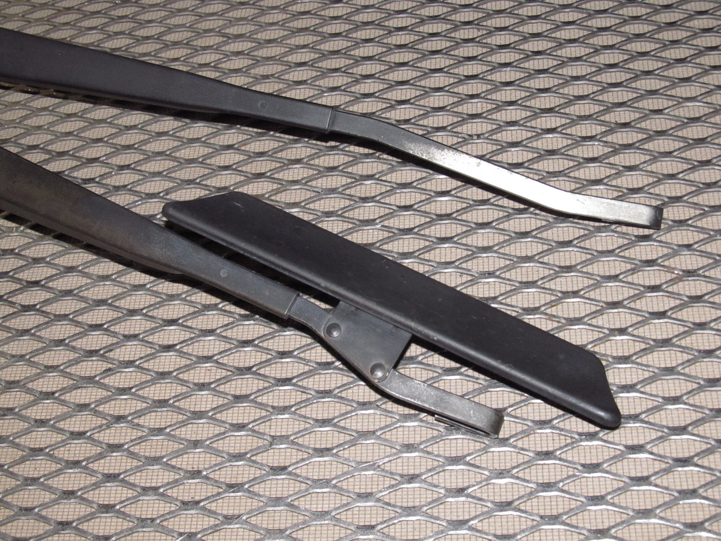 94 95 96 97 Mazda Miata OEM Front Wiper Arm