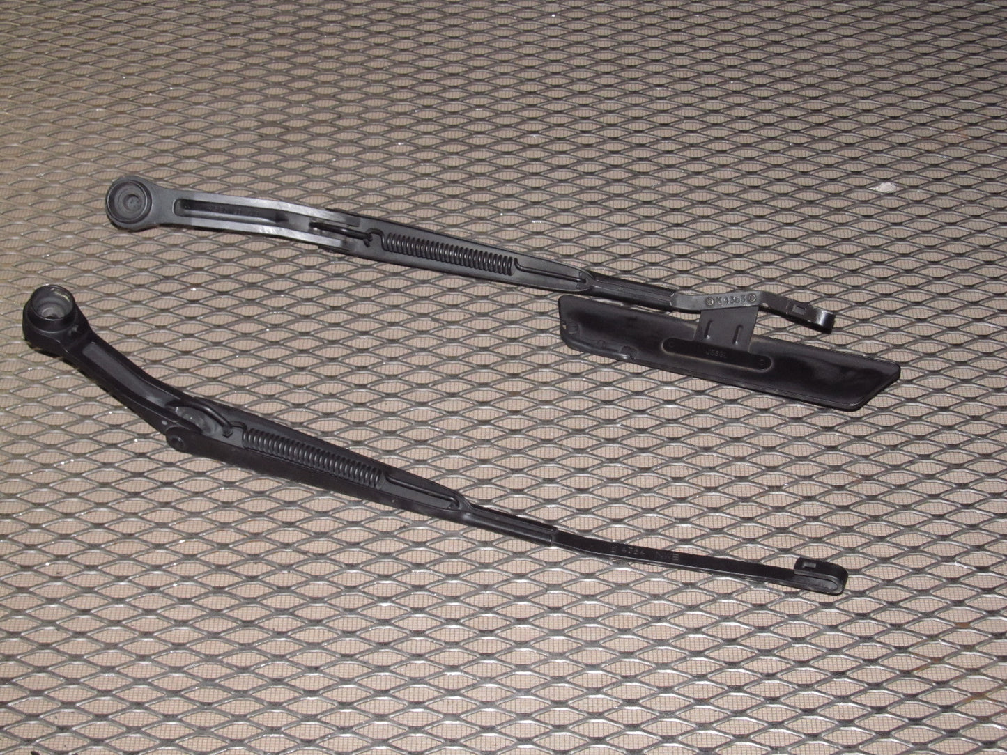 94 95 96 97 Mazda Miata OEM Front Wiper Arm