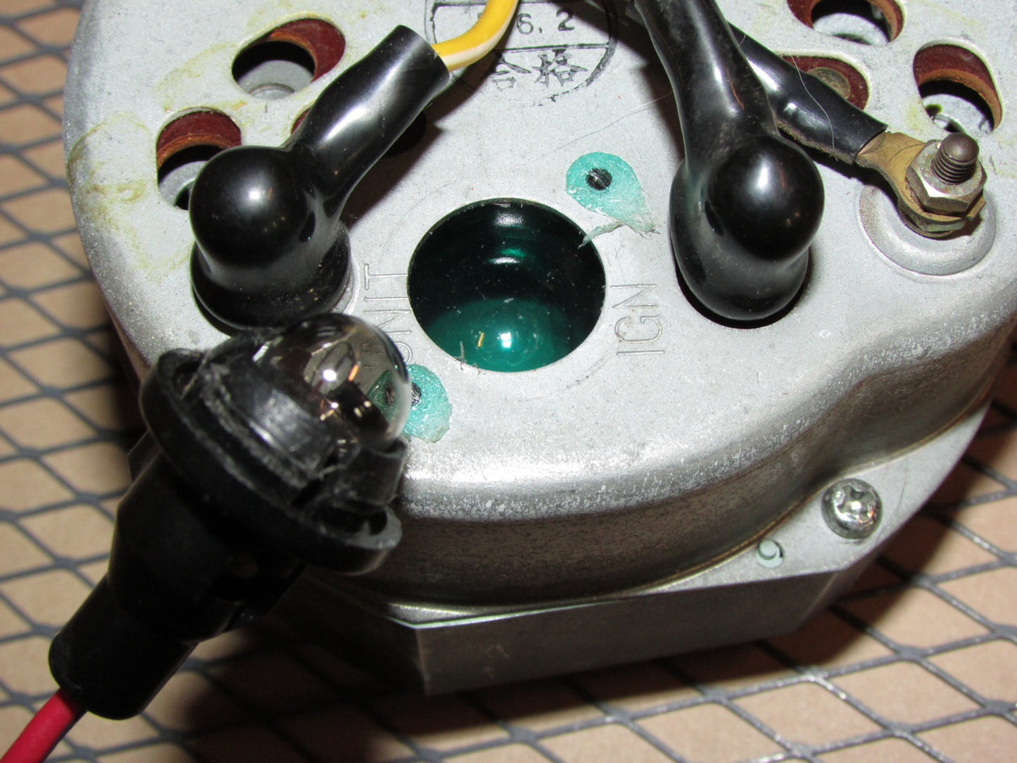 70 71 72 73 Datsun 240z OEM Temp & Oil Meter Gauge illumination Light Bulb Socket