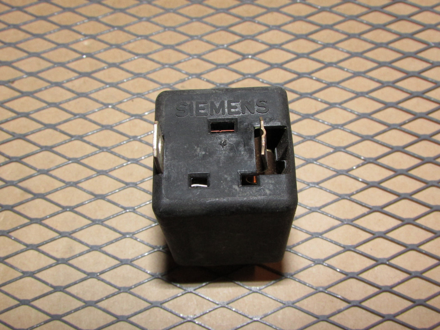 Audi & Volkswagen Relay 321 906 059 C