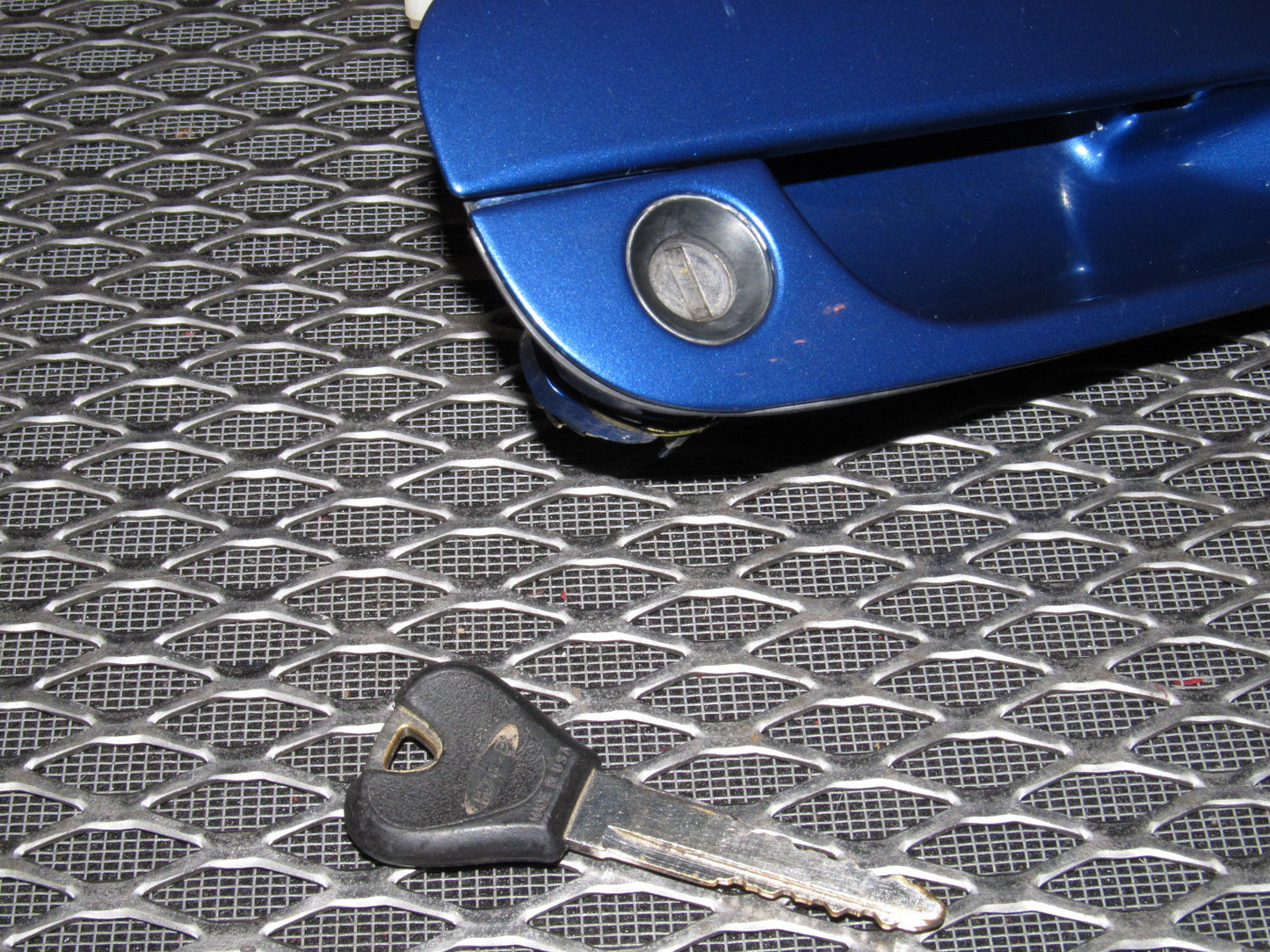 99 00 Mazda Miata OEM Exterior Door Handle - Right