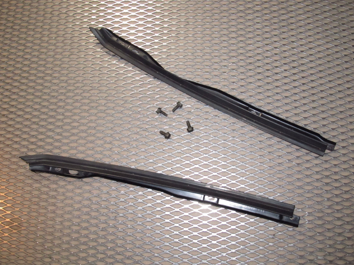 04 05 06 07 08 Mazda RX8 OEM Front Bumper Cover Upper Mounting Bracket