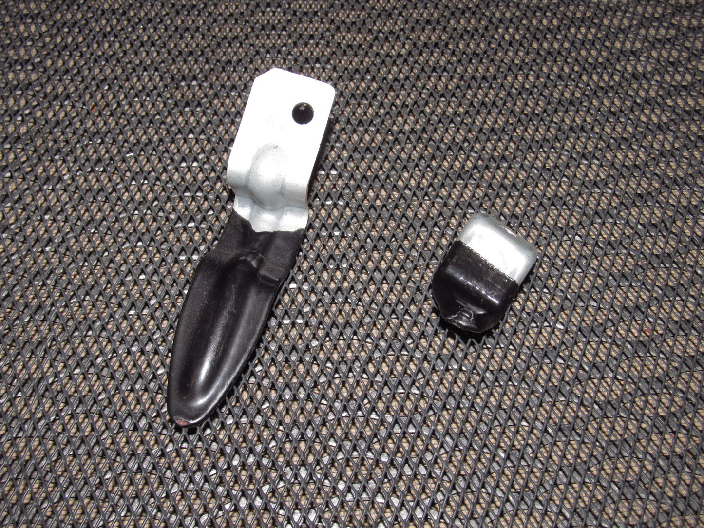 94 95 96 97 Mitsubishi 3000GT OEM Interior Door Panel Pull Handle Mounting Bracket - Right