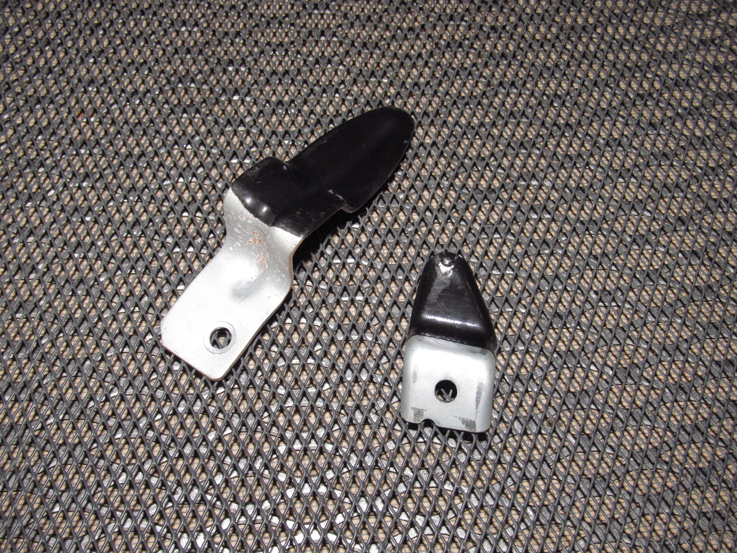 94 95 96 97 Mitsubishi 3000GT OEM Interior Door Panel Pull Handle Mounting Bracket - Right
