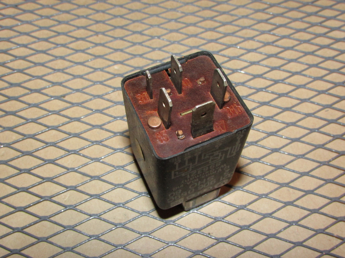 Audi & Volkswagen Relay 321 906 059 C