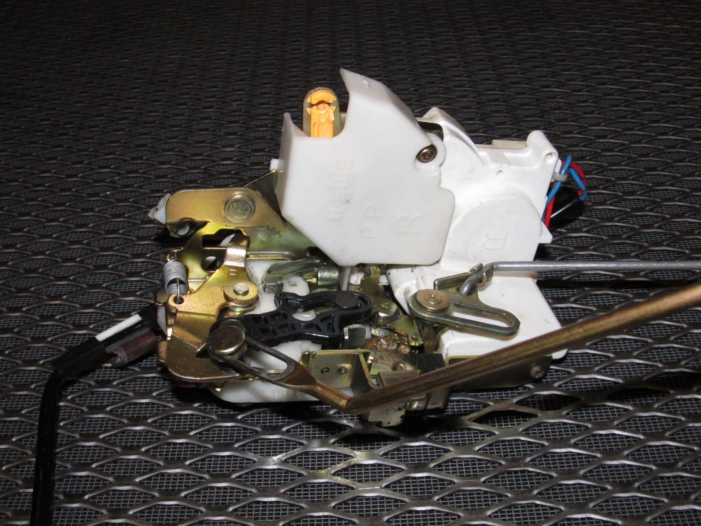 99 00 Mazda Miata OEM Door Latch & Actuator - Right