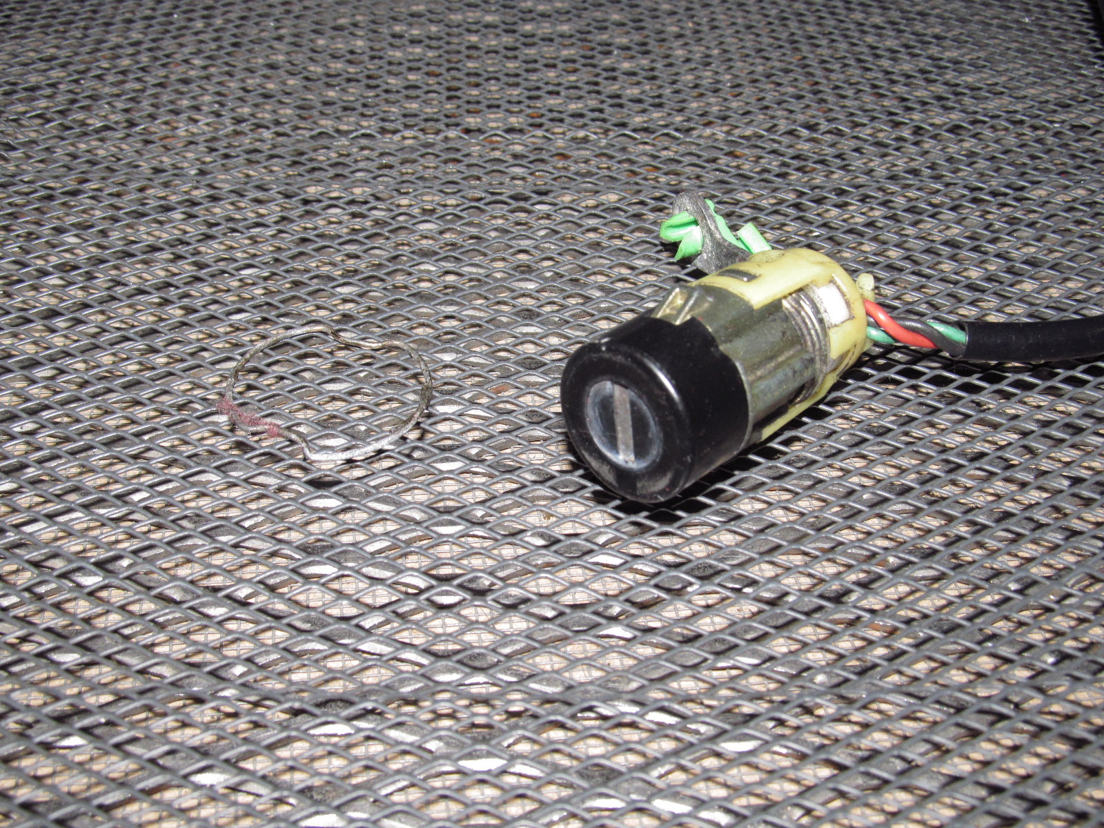 94 95 96 97 Mitsubishi 3000GT OEM Door Cylinder Lock Tumbler - Right