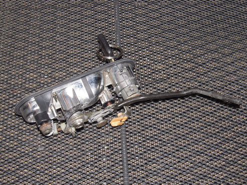 90 91 92 93 Mazda Miata OEM Exterior Door Handle - Right – Autopartone