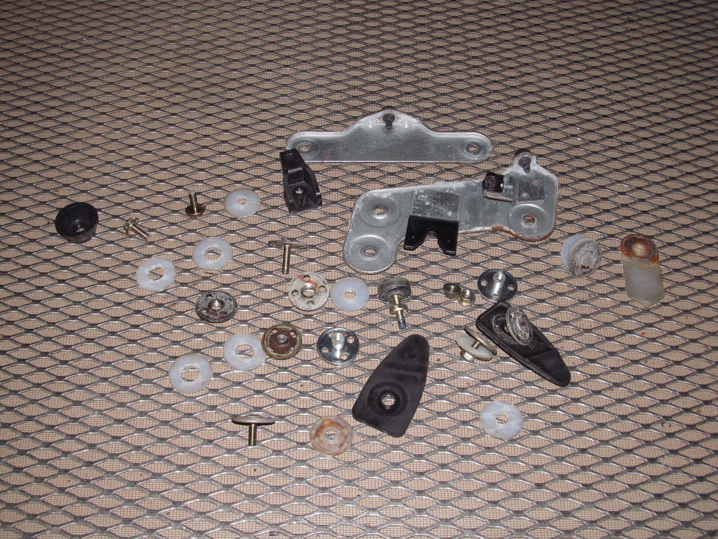 95 96 97 Mitsubishi 3000GT OEM Window Mounting Hardware - Front Right