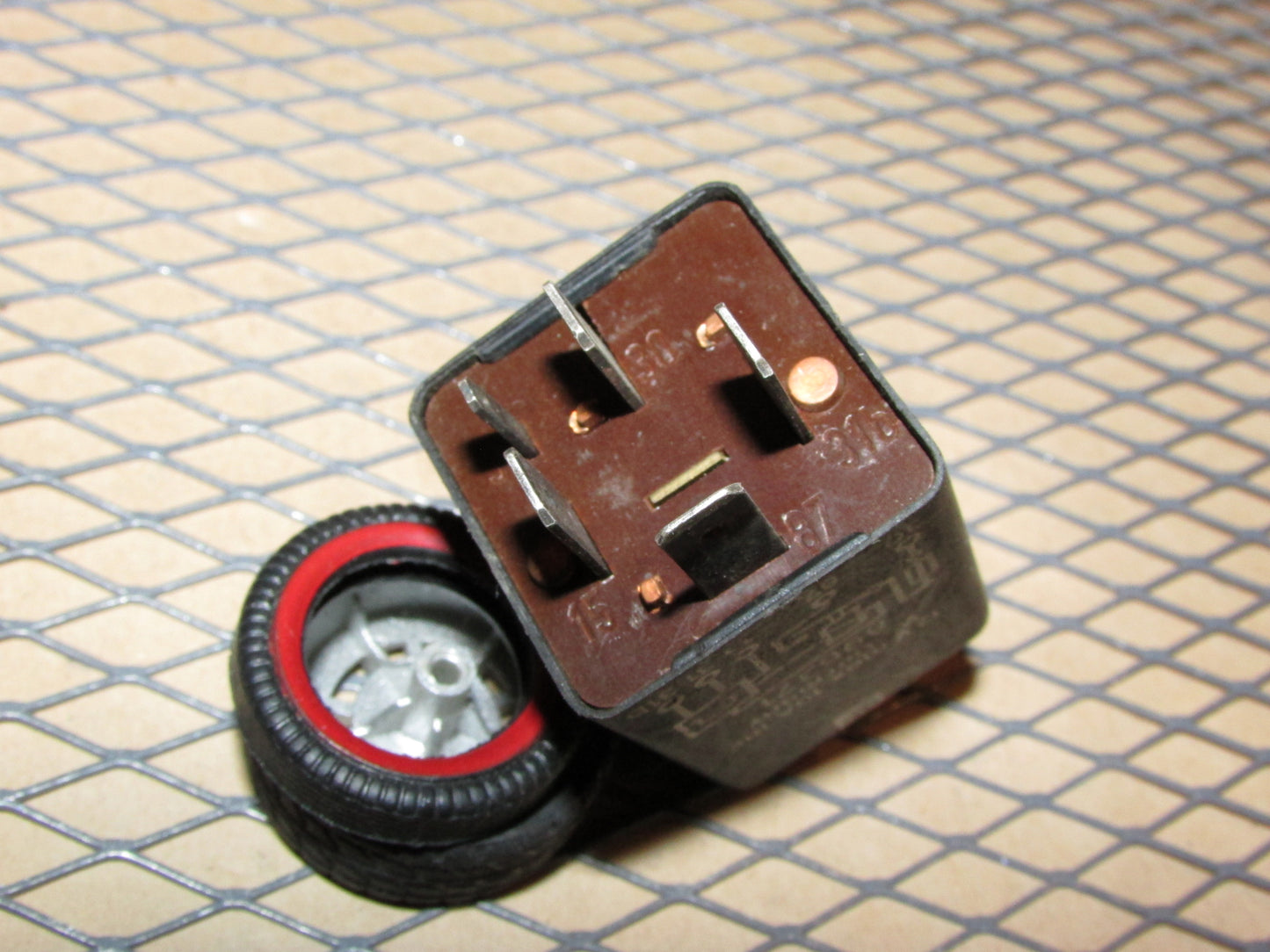 Audi & Volkswagen Relay 896321