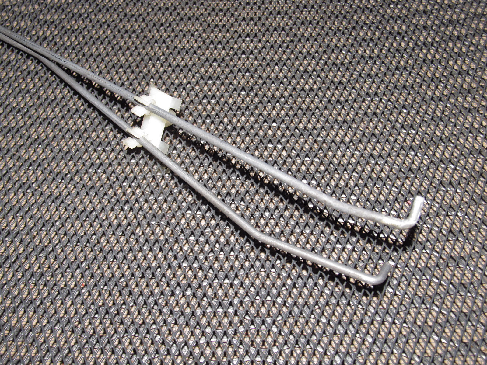 95 96 97 Mitsubishi 3000GT OEM Door Handle Linkage Rod - Right