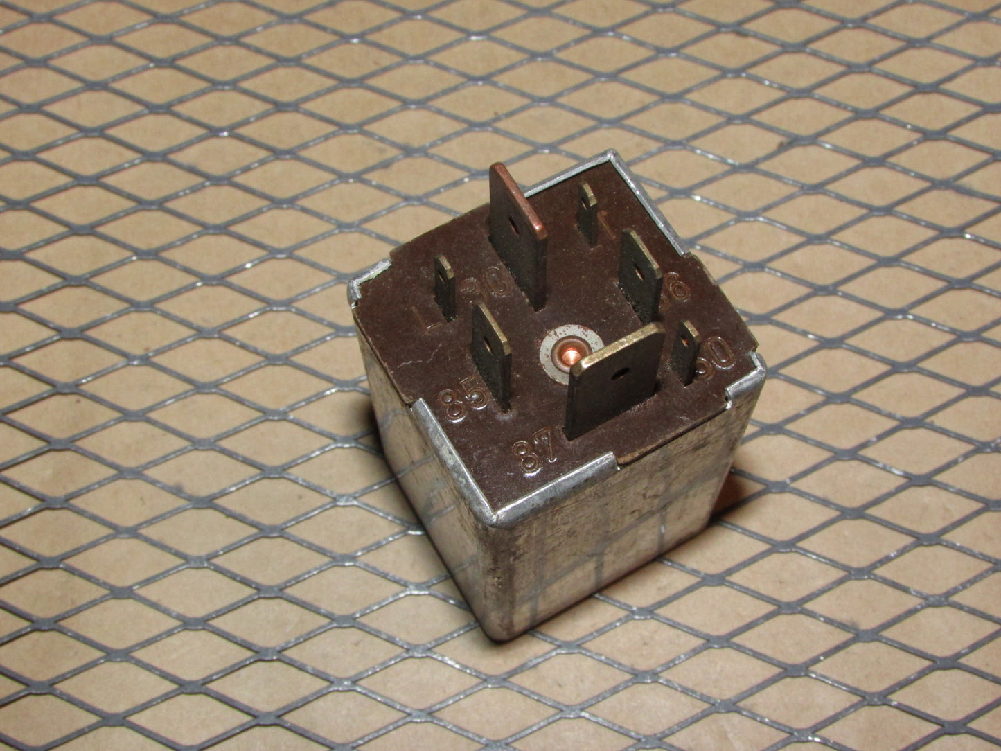 Audi & Volkswagen Relay 321 911 261