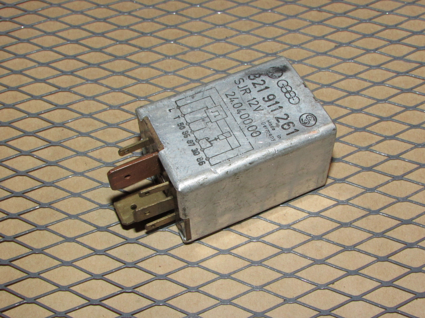 Audi & Volkswagen Relay 321 911 261