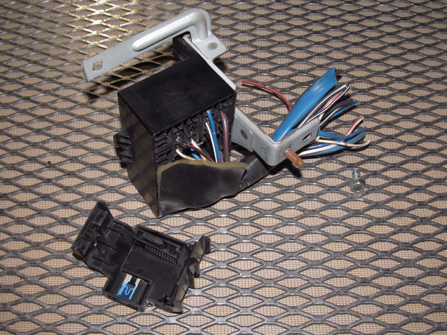 90 91 92 93 Mazda Miata OEM Interior Fuse Box