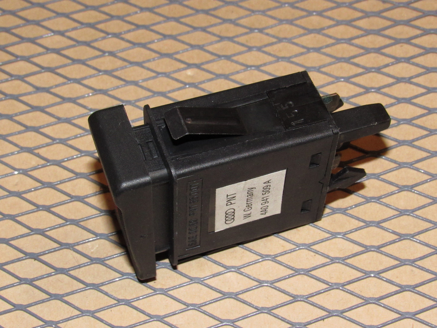95 96 97 Audi S6 OEM Flasher Hazard Light Switch