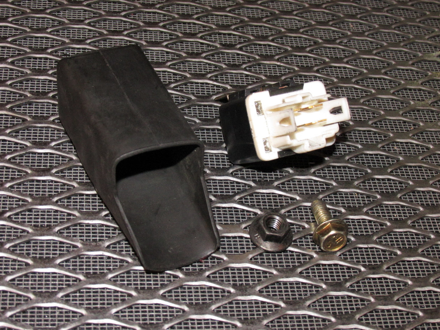99 00 Mazda Miata OEM H270 DC12V20A Relay