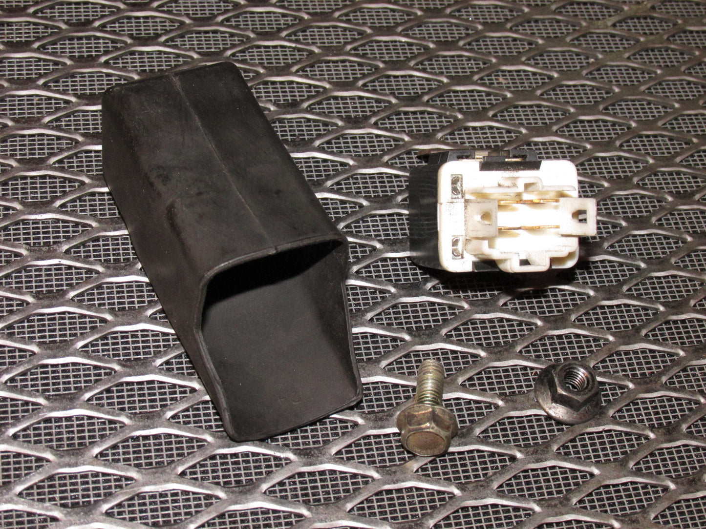 99 00 Mazda Miata OEM H270 DC12V20A Relay