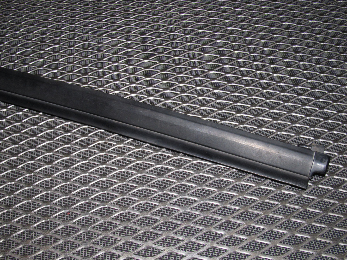 99 00 Mazda Miata OEM Door Exterior Window Guide Moulding - Right