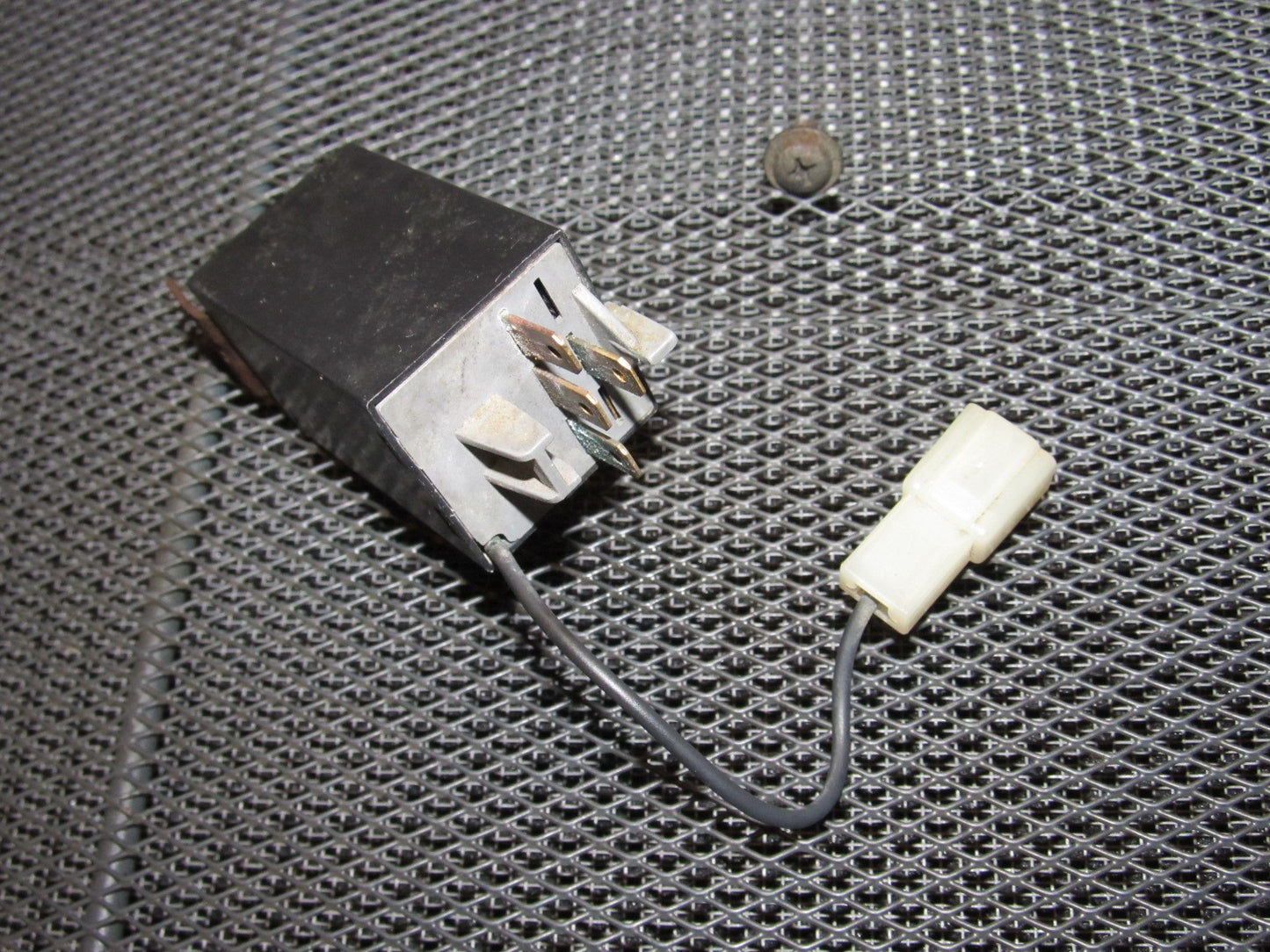 84 85 Mazda RX7 OEM YUHSHIN SEIKI Buzzer Relay – Autopartone