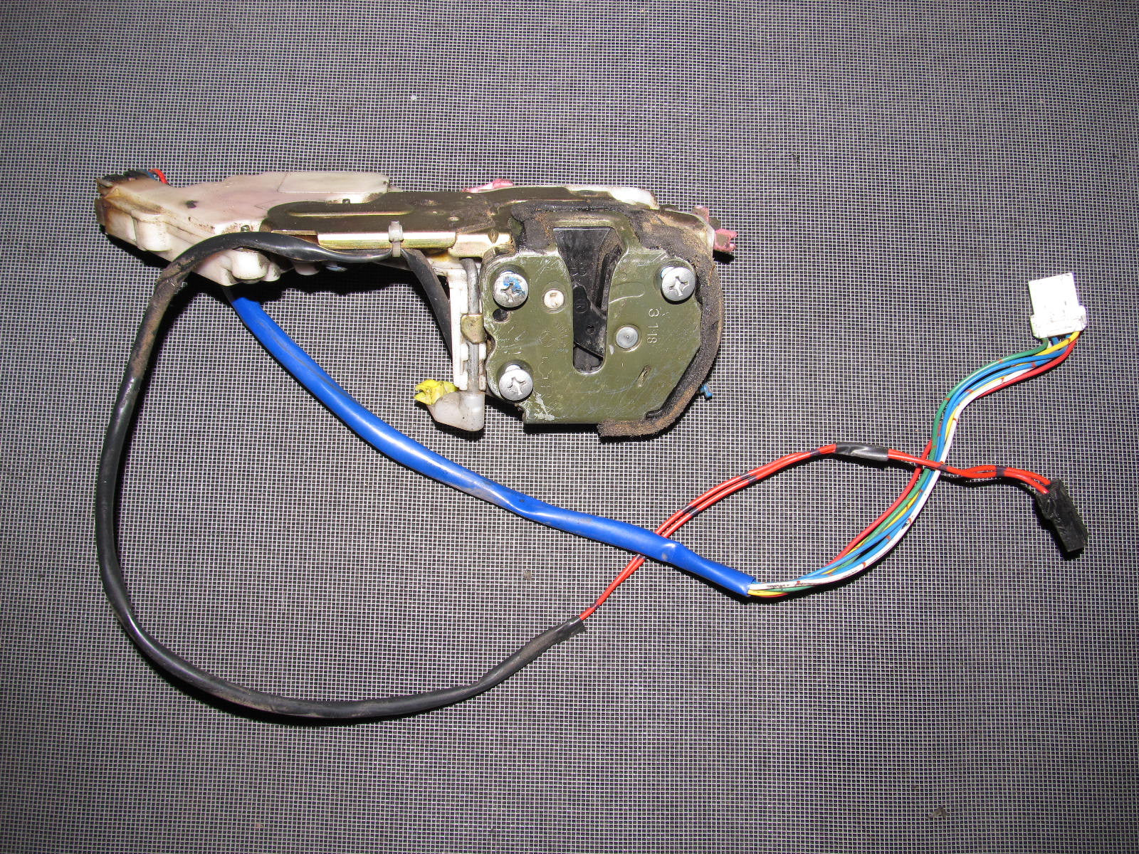 90 91 92 93 94 95 96 Nissan 300zx OEM Door Latch & Actuator - Right