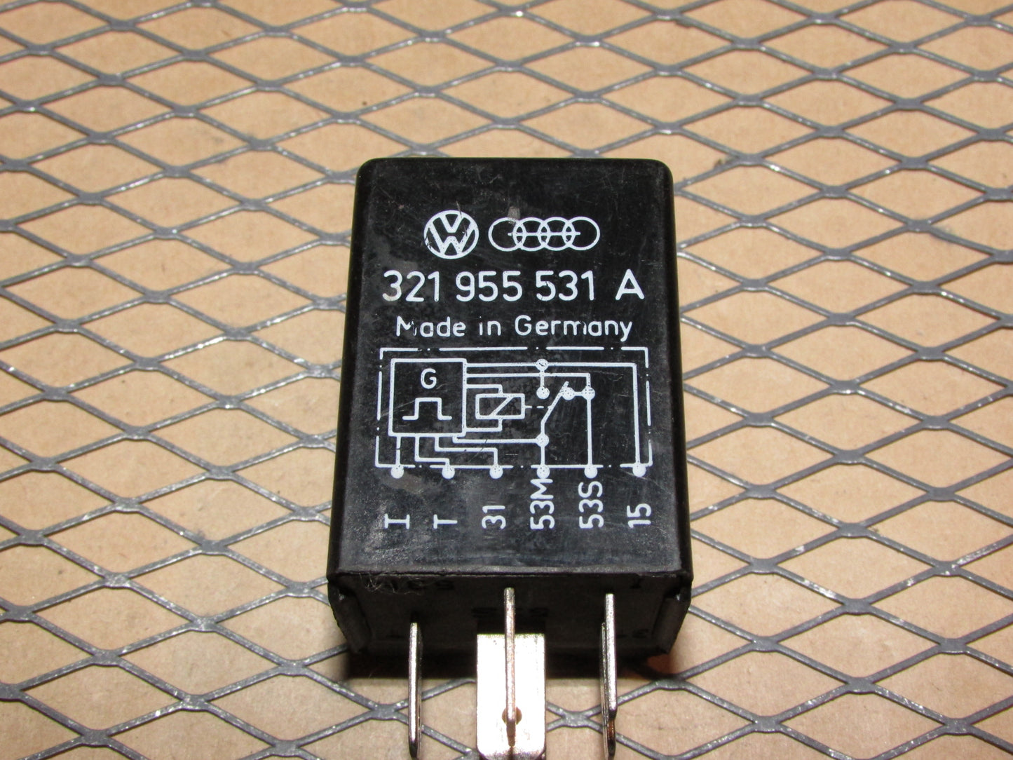 Audi & Volkswagen Relay (19) 321 955 531 A