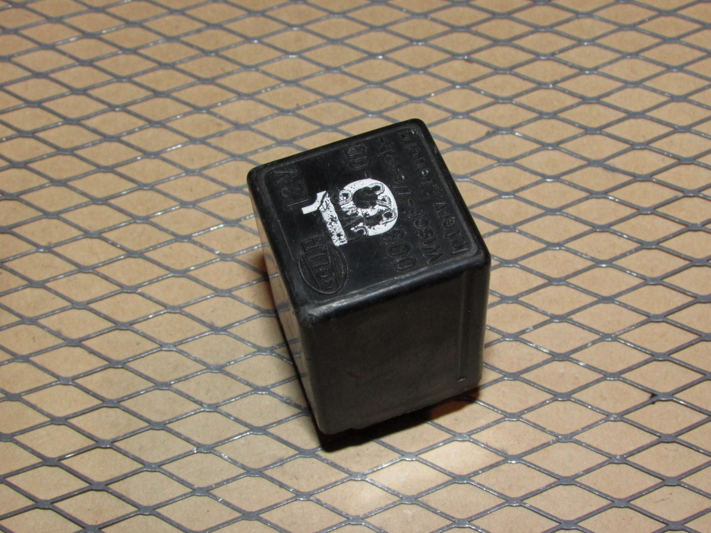 Audi & Volkswagen Relay (19) 321 955 531 A