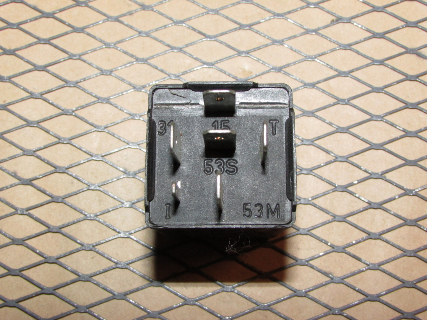 Audi & Volkswagen Relay (19) 321 955 531 A