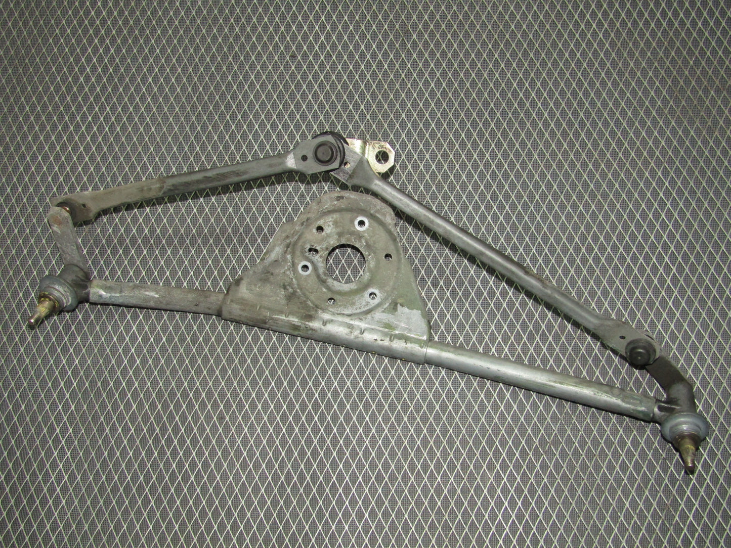 92 93 94 95 BMW 325 OEM Front Wiper Linkage