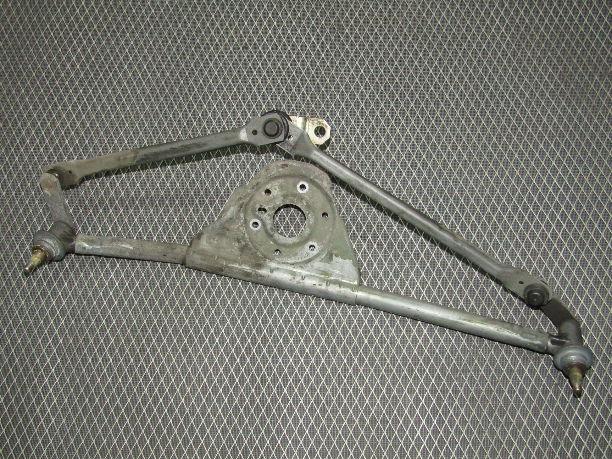 92 93 94 95 BMW 325 OEM Front Wiper Linkage