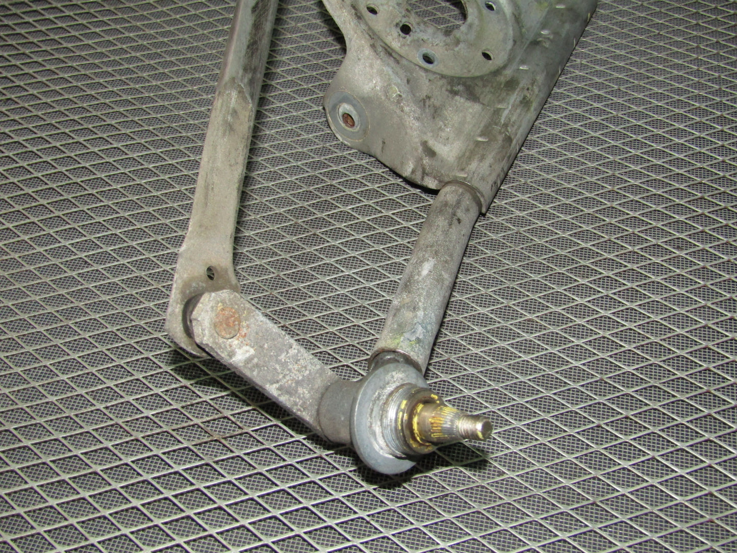 92 93 94 95 BMW 325 OEM Front Wiper Linkage