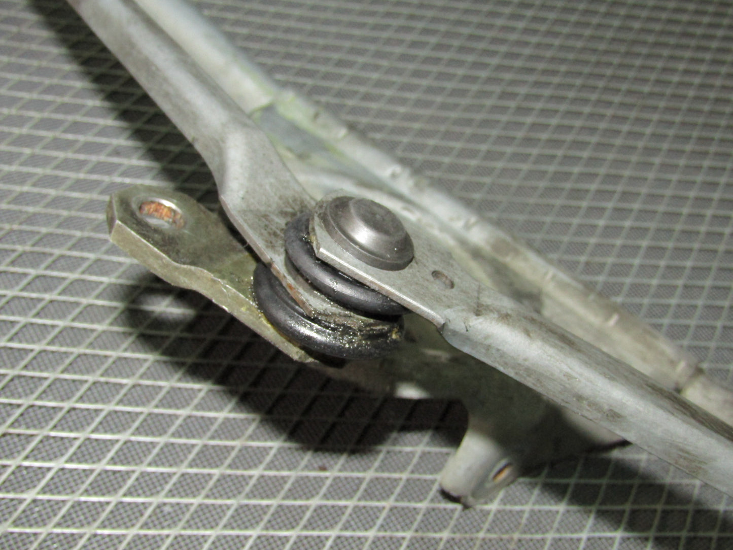 92 93 94 95 BMW 325 OEM Front Wiper Linkage