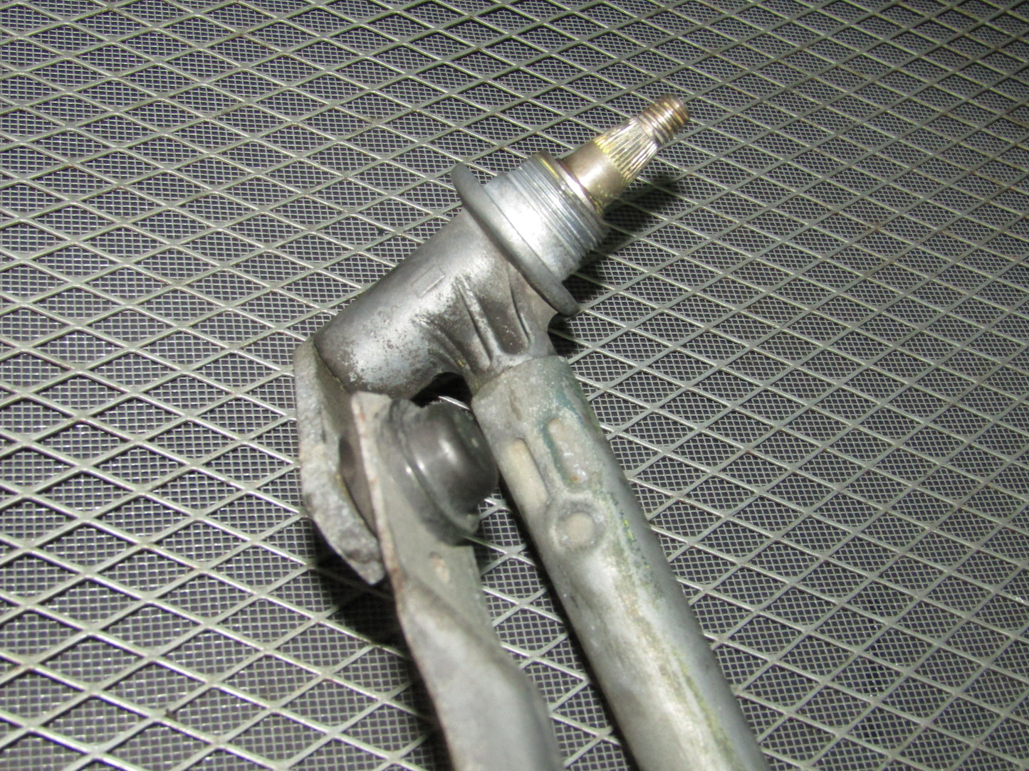 92 93 94 95 BMW 325 OEM Front Wiper Linkage