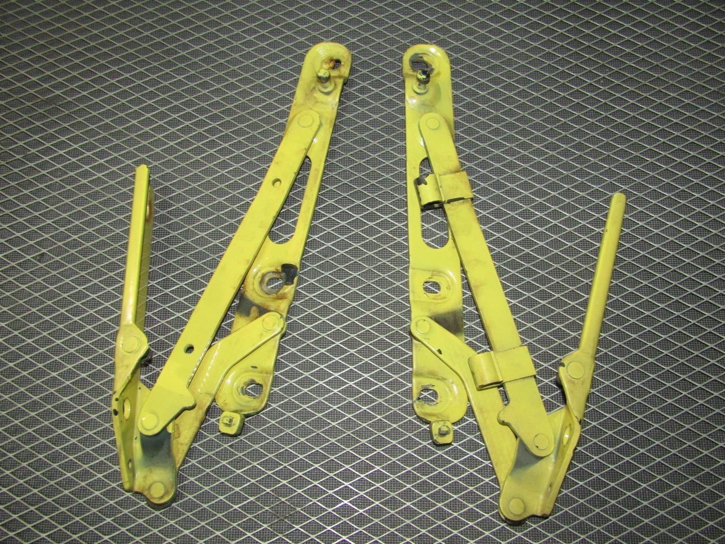 92 93 94 95 BMW 325 Sedan OEM Trunk Hinges Set