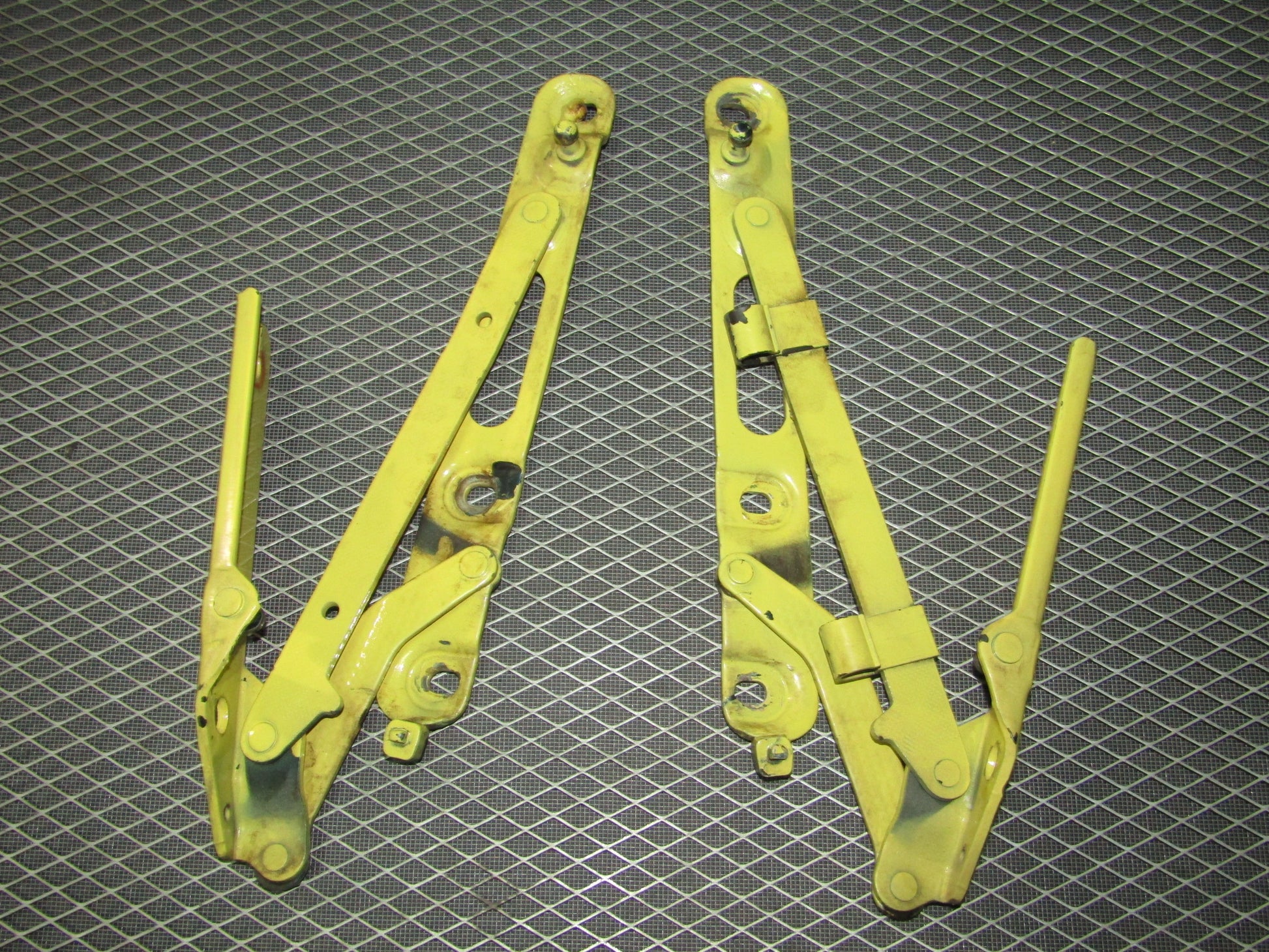 92 93 94 95 BMW 325 Sedan OEM Trunk Hinges Set