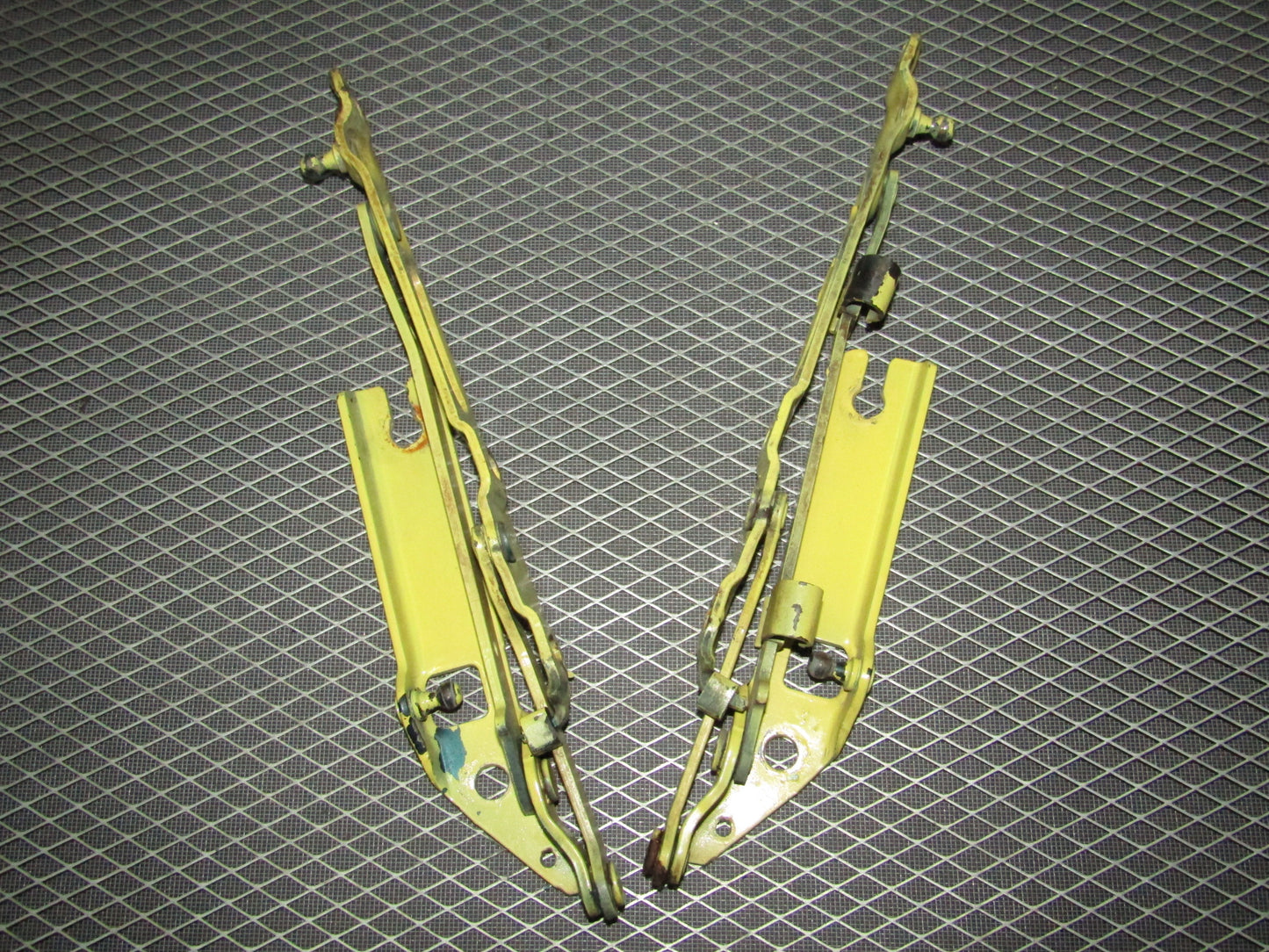 92 93 94 95 BMW 325 Sedan OEM Trunk Hinges Set