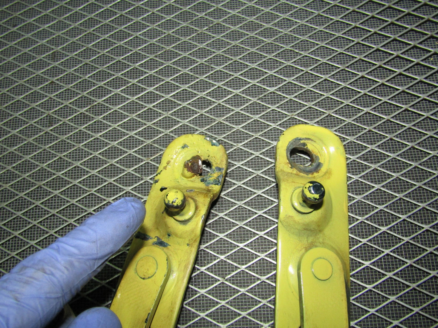 92 93 94 95 BMW 325 Sedan OEM Trunk Hinges Set