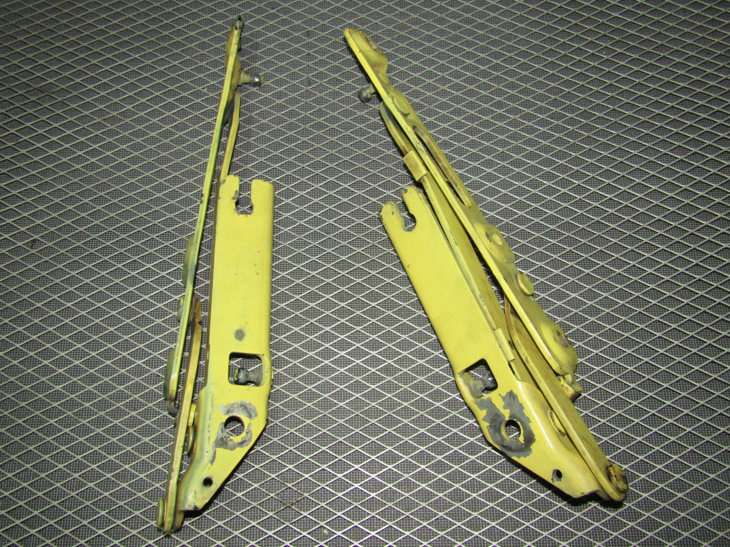 92 93 94 95 BMW 325 Sedan OEM Trunk Hinges Set