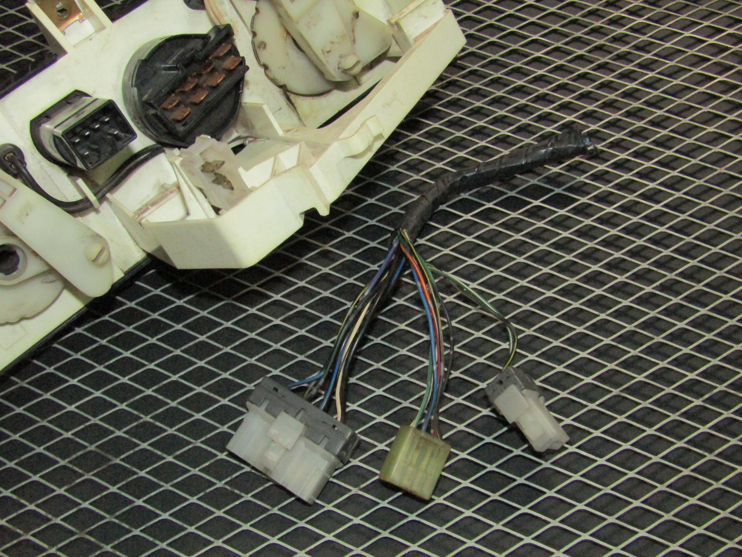 94 95 96 97 Mitsubishi 3000GT OEM Climate Control Pigtail Harness