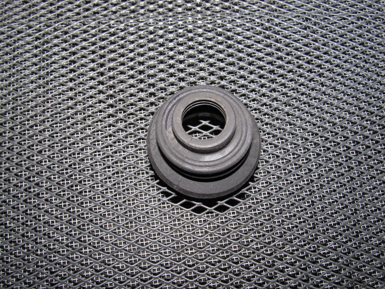 90 91 92 93 94 95 96 Nissan 300zx OEM Antenna Grommet
