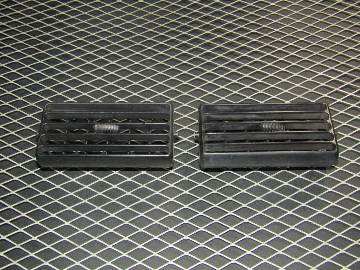 94 95 96 97 Mitsubishi 3000GT OEM Dash Center Air Vent Louver