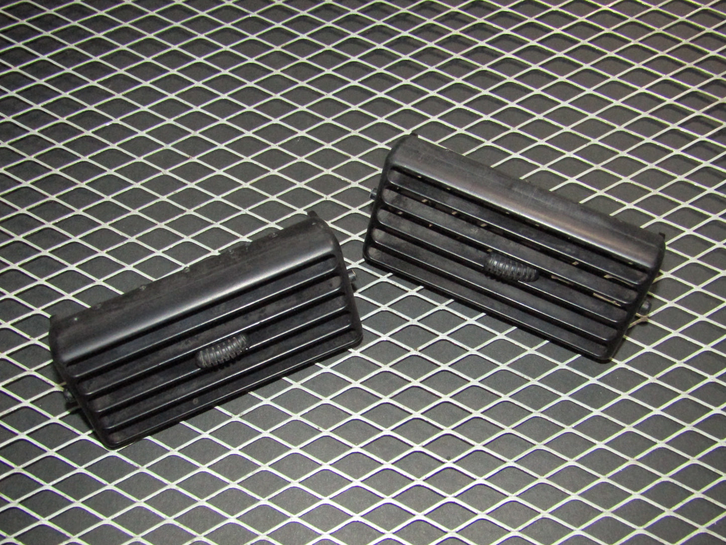 94 95 96 97 Mitsubishi 3000GT OEM Dash Center Air Vent Louver