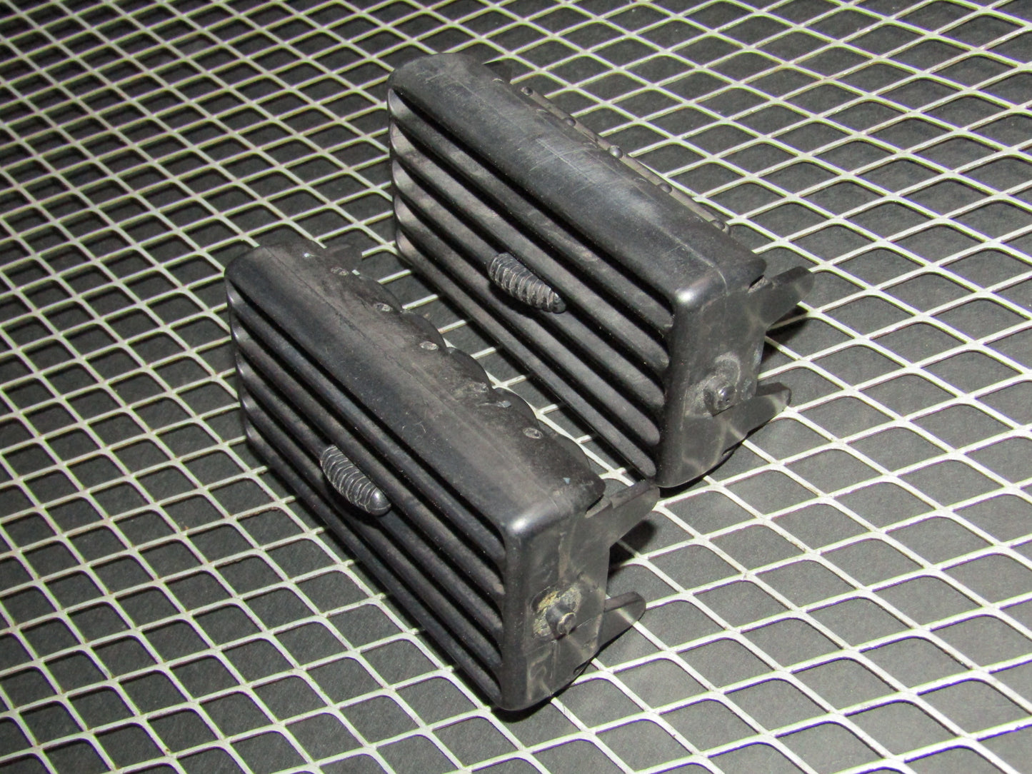94 95 96 97 Mitsubishi 3000GT OEM Dash Center Air Vent Louver