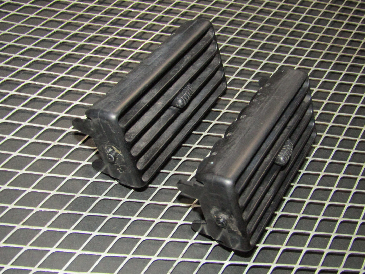 94 95 96 97 Mitsubishi 3000GT OEM Dash Center Air Vent Louver