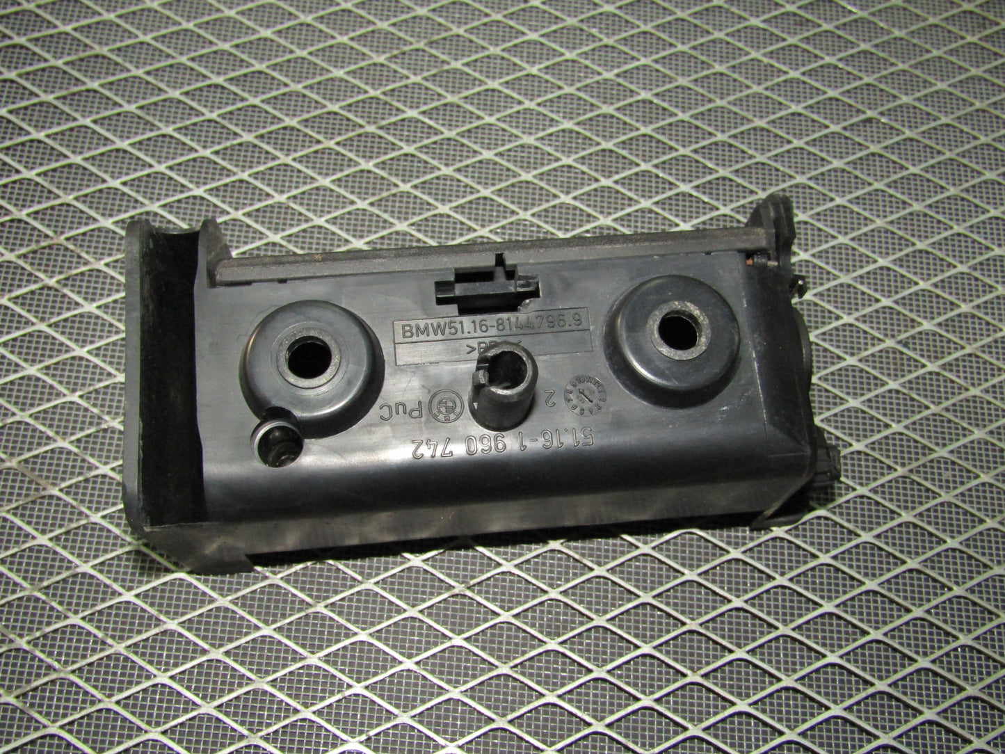 92 93 94 95 BMW 325 Sedan OEM Front Ash Tray Holder