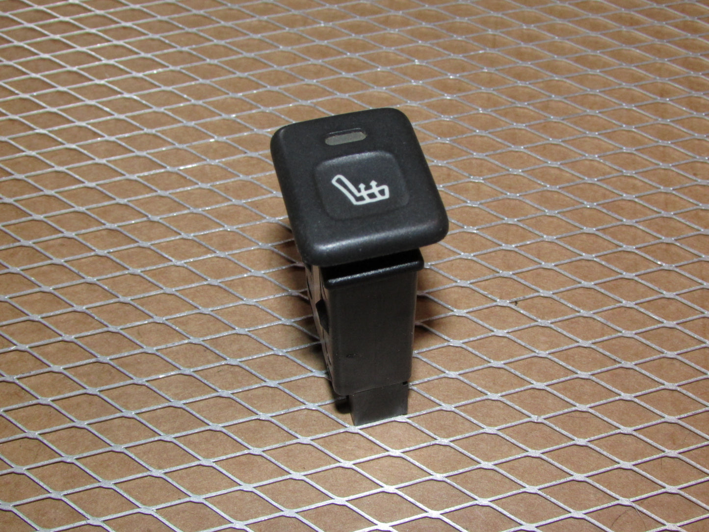 94-98 Land Rover Discovery 1 OEM Front Heated Seat Switch - Left